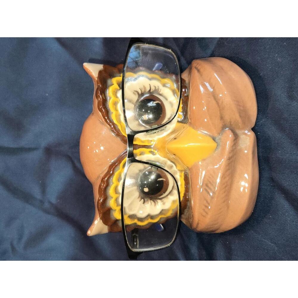 Vintage Watt Pottery Ceramic Owl Eyeglass Holder